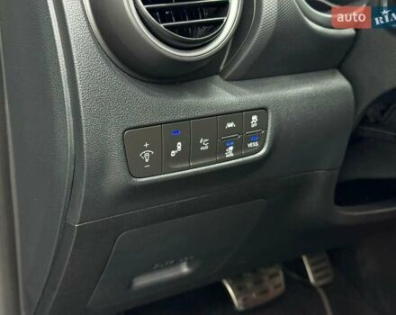 Серый Хендай Kona Electric, объемом двигателя 0 л и пробегом 129 тыс. км за 16430 $, фото 11 на Automoto.ua