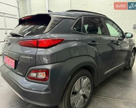 Серый Хендай Kona Electric, объемом двигателя 0 л и пробегом 113 тыс. км за 17094 $, фото 3 на Automoto.ua