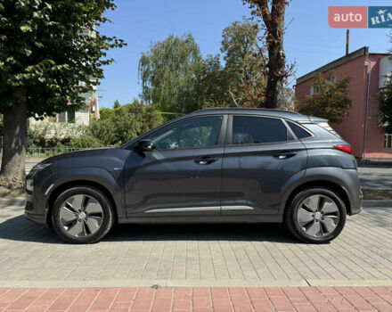 Сірий Хендай Kona Electric, об'ємом двигуна 0 л та пробігом 85 тис. км за 18750 $, фото 4 на Automoto.ua