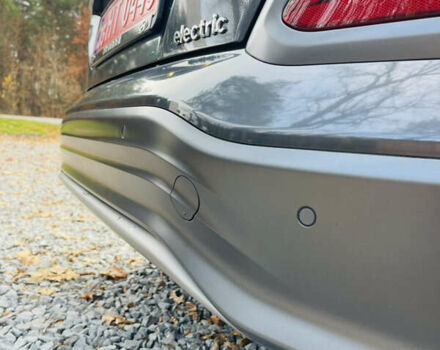 Серый Хендай Kona Electric, объемом двигателя 0 л и пробегом 112 тыс. км за 16700 $, фото 32 на Automoto.ua