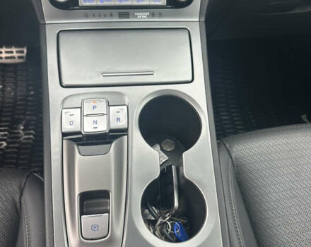 Серый Хендай Kona Electric, объемом двигателя 0 л и пробегом 85 тыс. км за 18300 $, фото 24 на Automoto.ua