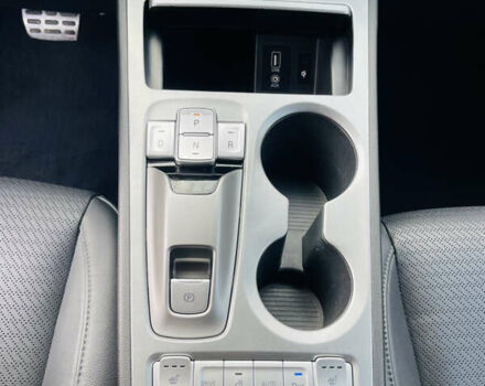 Серый Хендай Kona Electric, объемом двигателя 0 л и пробегом 112 тыс. км за 16700 $, фото 52 на Automoto.ua