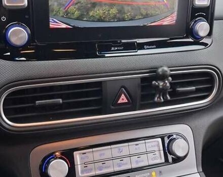 Серый Хендай Kona Electric, объемом двигателя 0 л и пробегом 180 тыс. км за 16700 $, фото 16 на Automoto.ua