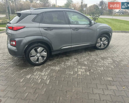 Серый Хендай Kona Electric, объемом двигателя 0 л и пробегом 85 тыс. км за 18300 $, фото 4 на Automoto.ua