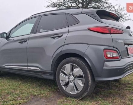 Серый Хендай Kona Electric, объемом двигателя 0 л и пробегом 180 тыс. км за 16700 $, фото 1 на Automoto.ua