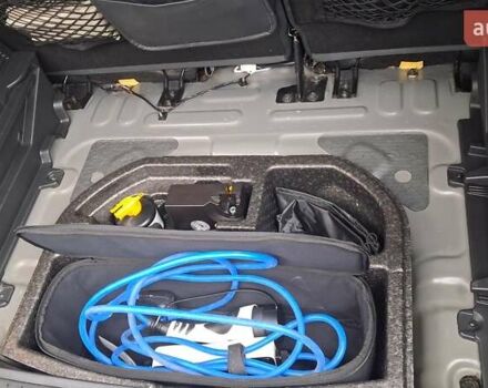 Серый Хендай Kona Electric, объемом двигателя 0 л и пробегом 180 тыс. км за 16700 $, фото 40 на Automoto.ua