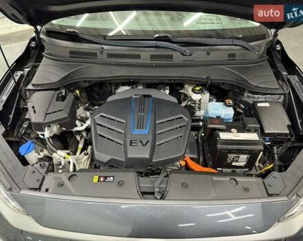 Серый Хендай Kona Electric, объемом двигателя 0 л и пробегом 113 тыс. км за 16818 $, фото 11 на Automoto.ua