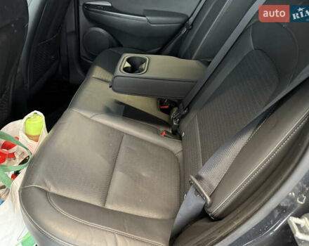 Серый Хендай Kona Electric, объемом двигателя 0 л и пробегом 120 тыс. км за 16999 $, фото 63 на Automoto.ua