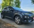 Серый Хендай Kona Electric, объемом двигателя 0 л и пробегом 96 тыс. км за 18700 $, фото 2 на Automoto.ua