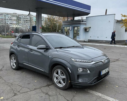 Серый Хендай Kona Electric, объемом двигателя 0 л и пробегом 98 тыс. км за 16500 $, фото 7 на Automoto.ua