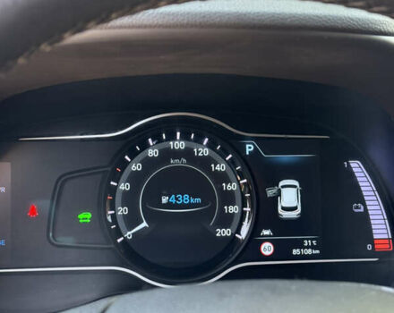 Сірий Хендай Kona Electric, об'ємом двигуна 0 л та пробігом 85 тис. км за 18750 $, фото 13 на Automoto.ua