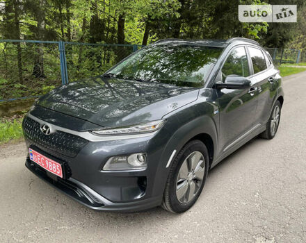 Серый Хендай Kona Electric, объемом двигателя 0 л и пробегом 139 тыс. км за 17900 $, фото 2 на Automoto.ua