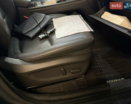Серый Хендай Kona Electric, объемом двигателя 0 л и пробегом 120 тыс. км за 16999 $, фото 69 на Automoto.ua