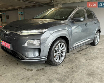 Серый Хендай Kona Electric, объемом двигателя 0 л и пробегом 120 тыс. км за 16999 $, фото 6 на Automoto.ua