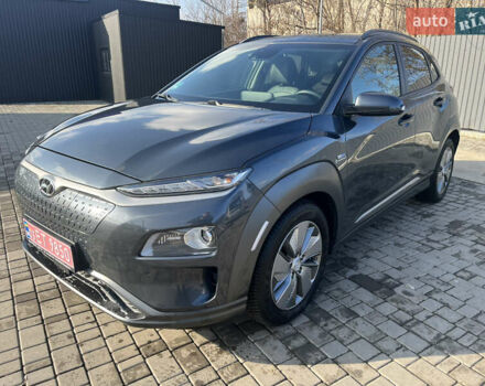 Серый Хендай Kona Electric, объемом двигателя 0 л и пробегом 130 тыс. км за 17400 $, фото 2 на Automoto.ua