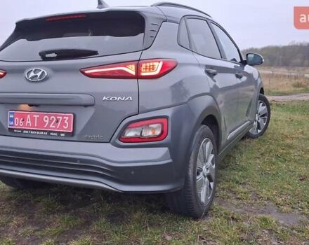 Серый Хендай Kona Electric, объемом двигателя 0 л и пробегом 180 тыс. км за 16700 $, фото 60 на Automoto.ua