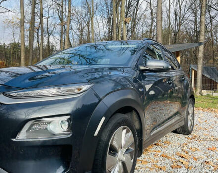 Серый Хендай Kona Electric, объемом двигателя 0 л и пробегом 112 тыс. км за 16700 $, фото 17 на Automoto.ua