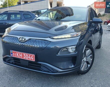 Серый Хендай Kona Electric, объемом двигателя 0 л и пробегом 135 тыс. км за 17900 $, фото 2 на Automoto.ua