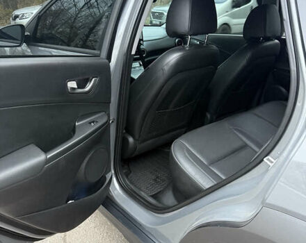 Серый Хендай Kona Electric, объемом двигателя 0 л и пробегом 98 тыс. км за 16500 $, фото 10 на Automoto.ua