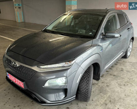 Серый Хендай Kona Electric, объемом двигателя 0 л и пробегом 120 тыс. км за 16999 $, фото 9 на Automoto.ua