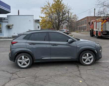 Серый Хендай Kona Electric, объемом двигателя 0 л и пробегом 98 тыс. км за 16500 $, фото 6 на Automoto.ua