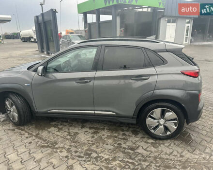 Серый Хендай Kona Electric, объемом двигателя 0 л и пробегом 85 тыс. км за 18300 $, фото 13 на Automoto.ua