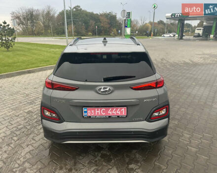 Серый Хендай Kona Electric, объемом двигателя 0 л и пробегом 85 тыс. км за 18300 $, фото 8 на Automoto.ua
