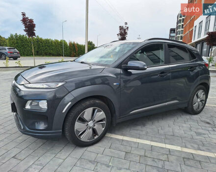 Серый Хендай Kona Electric, объемом двигателя 0 л и пробегом 91 тыс. км за 16300 $, фото 4 на Automoto.ua