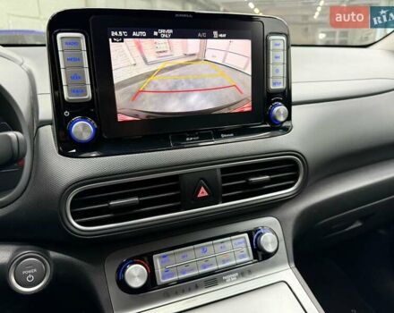 Серый Хендай Kona Electric, объемом двигателя 0 л и пробегом 113 тыс. км за 16818 $, фото 21 на Automoto.ua