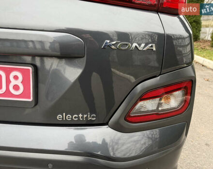 Серый Хендай Kona Electric, объемом двигателя 0 л и пробегом 103 тыс. км за 17300 $, фото 13 на Automoto.ua