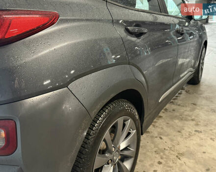 Серый Хендай Kona Electric, объемом двигателя 0 л и пробегом 120 тыс. км за 16999 $, фото 26 на Automoto.ua