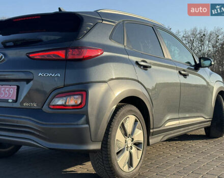 Серый Хендай Kona Electric, объемом двигателя 0 л и пробегом 146 тыс. км за 16450 $, фото 22 на Automoto.ua