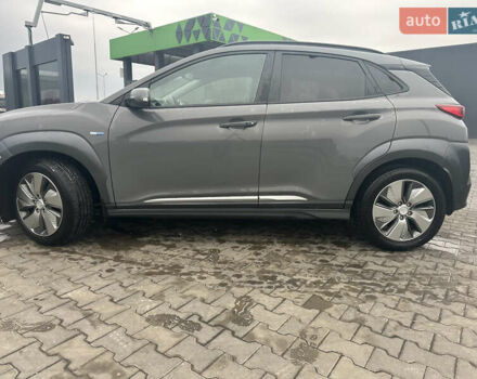 Серый Хендай Kona Electric, объемом двигателя 0 л и пробегом 85 тыс. км за 18300 $, фото 16 на Automoto.ua