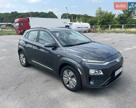 Серый Хендай Kona Electric, объемом двигателя 0 л и пробегом 49 тыс. км за 14900 $, фото 66 на Automoto.ua