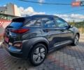 Серый Хендай Kona Electric, объемом двигателя 0 л и пробегом 42 тыс. км за 16200 $, фото 1 на Automoto.ua