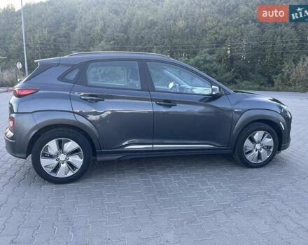 Серый Хендай Kona Electric, объемом двигателя 0 л и пробегом 31 тыс. км за 15450 $, фото 17 на Automoto.ua