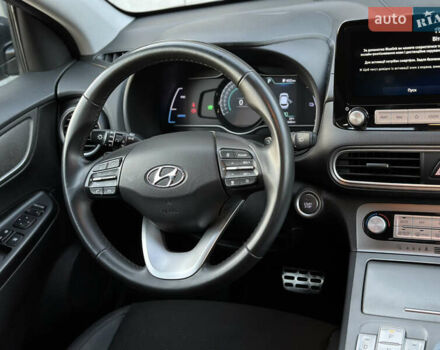 Серый Хендай Kona Electric, объемом двигателя 0 л и пробегом 159 тыс. км за 16900 $, фото 46 на Automoto.ua