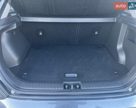 Серый Хендай Kona Electric, объемом двигателя 0 л и пробегом 31 тыс. км за 15450 $, фото 45 на Automoto.ua