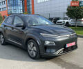 Серый Хендай Kona Electric, объемом двигателя 0 л и пробегом 117 тыс. км за 18900 $, фото 3 на Automoto.ua