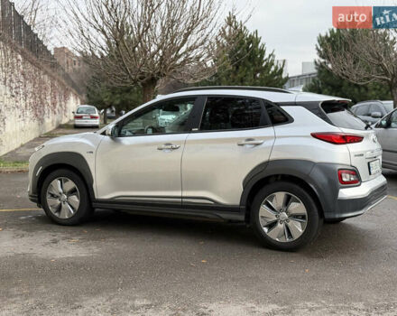 Серый Хендай Kona Electric, объемом двигателя 0 л и пробегом 26 тыс. км за 18850 $, фото 9 на Automoto.ua
