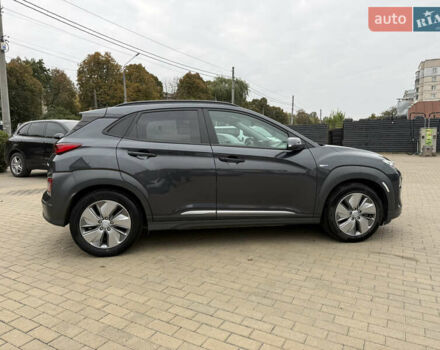 Серый Хендай Kona Electric, объемом двигателя 0 л и пробегом 52 тыс. км за 19000 $, фото 15 на Automoto.ua