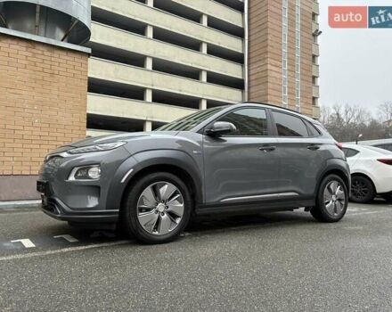Серый Хендай Kona Electric, объемом двигателя 0 л и пробегом 78 тыс. км за 19500 $, фото 21 на Automoto.ua