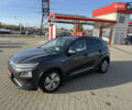 Серый Хендай Kona Electric, объемом двигателя 0 л и пробегом 69 тыс. км за 19300 $, фото 1 на Automoto.ua