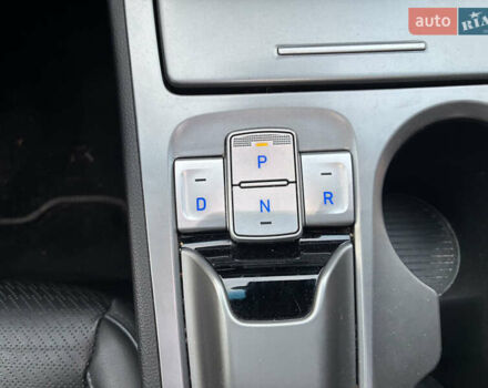 Серый Хендай Kona Electric, объемом двигателя 0 л и пробегом 117 тыс. км за 18800 $, фото 18 на Automoto.ua