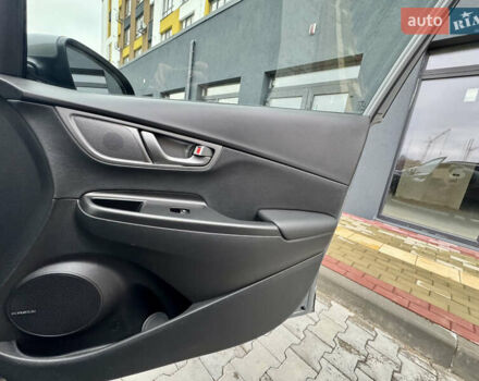 Сірий Хендай Kona Electric, об'ємом двигуна 0 л та пробігом 78 тис. км за 18900 $, фото 24 на Automoto.ua