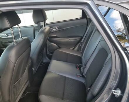 Серый Хендай Kona Electric, объемом двигателя 0 л и пробегом 42 тыс. км за 16200 $, фото 38 на Automoto.ua