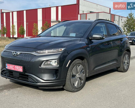 Серый Хендай Kona Electric, объемом двигателя 0 л и пробегом 117 тыс. км за 18900 $, фото 1 на Automoto.ua