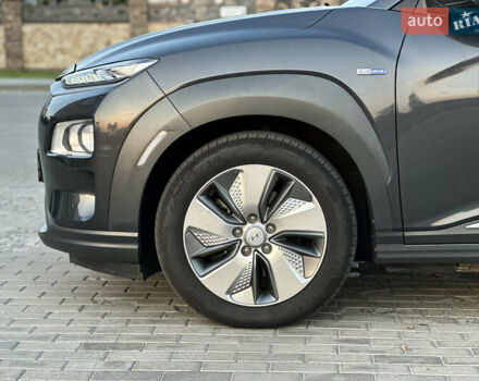 Серый Хендай Kona Electric, объемом двигателя 0 л и пробегом 159 тыс. км за 16900 $, фото 13 на Automoto.ua