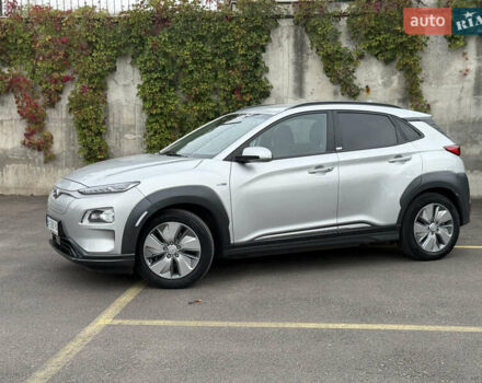 Серый Хендай Kona Electric, объемом двигателя 0 л и пробегом 26 тыс. км за 18850 $, фото 5 на Automoto.ua