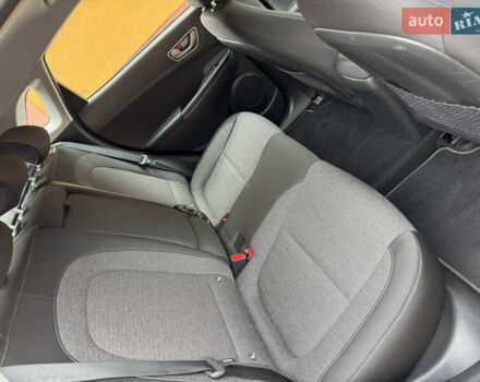 Серый Хендай Kona Electric, объемом двигателя 0 л и пробегом 106 тыс. км за 15999 $, фото 33 на Automoto.ua